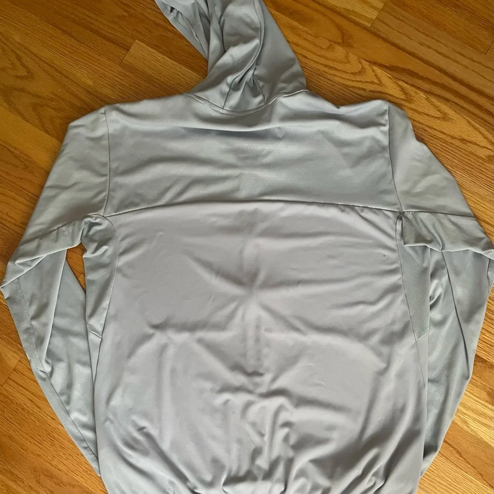 Adidas Men's hLight Gray Hooded Windbreaker